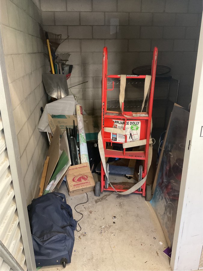 10 x 10 storage unit in San Diego, CA