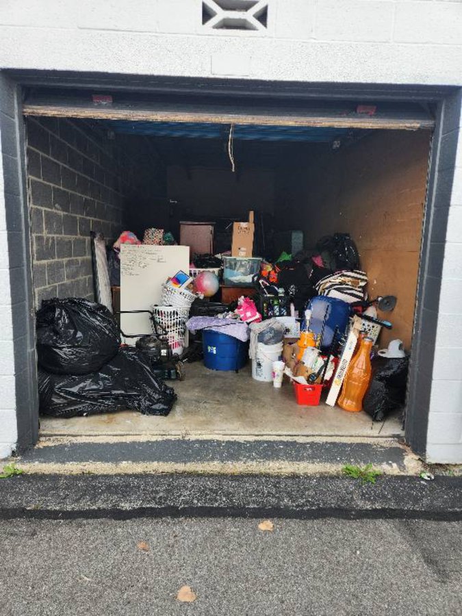 10 x 30 storage unit in Indianapolis, IN