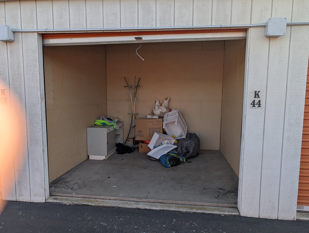10 x 10 storage unit in Medford, OR