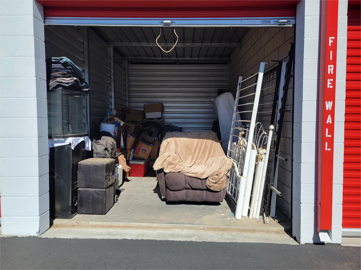 10 x 15 storage unit in Victorville, CA