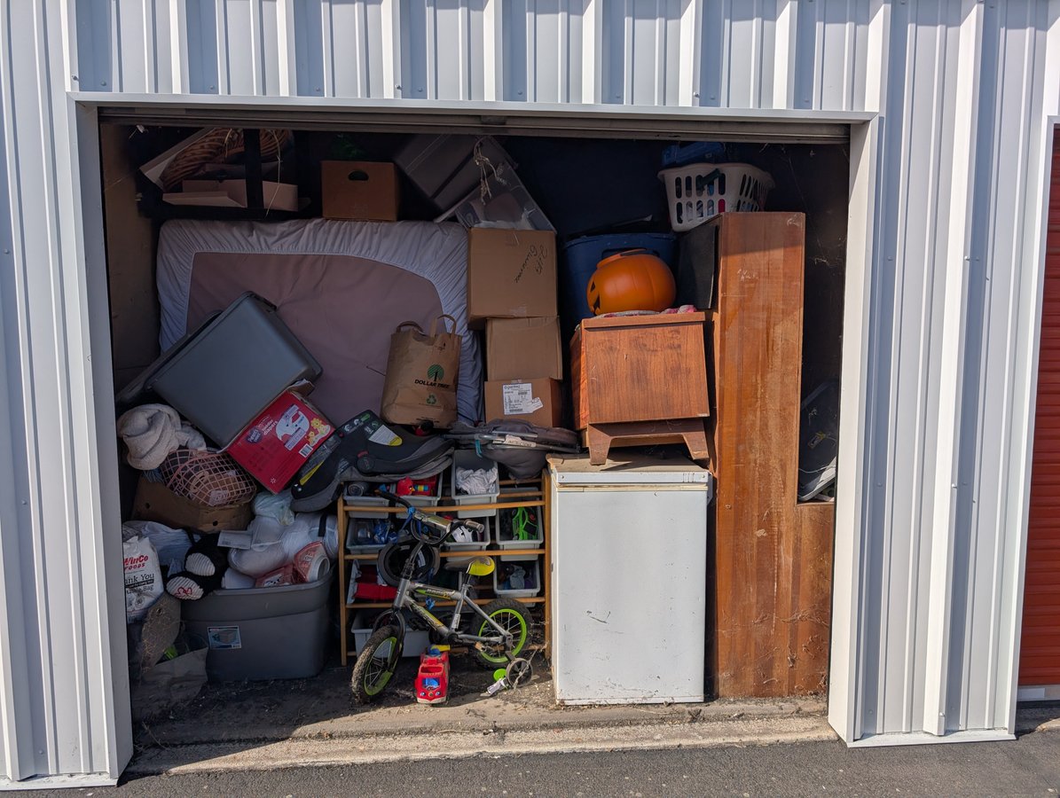 10 x 5 storage unit in Medford, OR