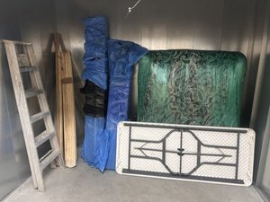 7 x 10 unit in Carson