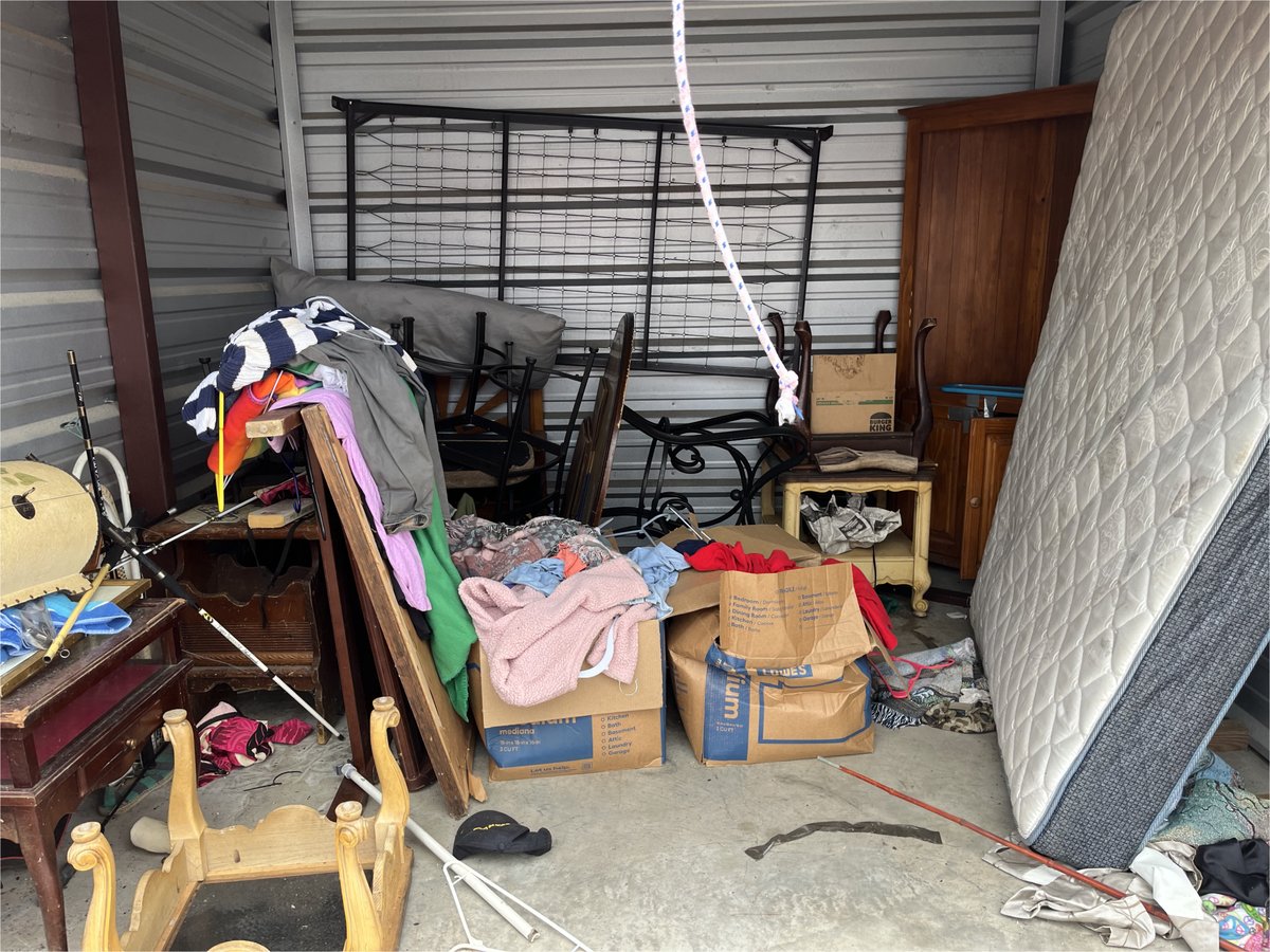 10 x 10 storage unit in Clute, TX