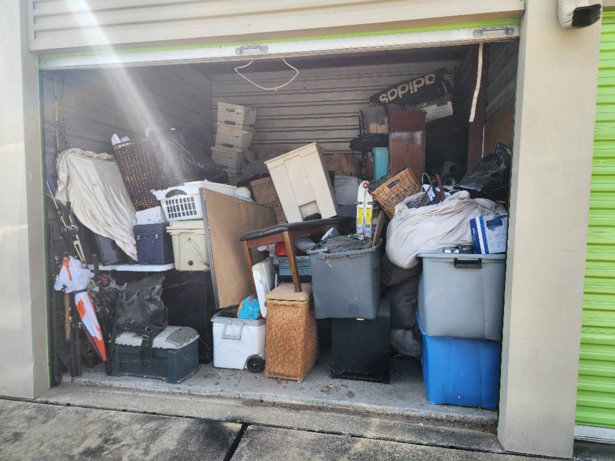 10 x 10 storage unit in Houston, TX