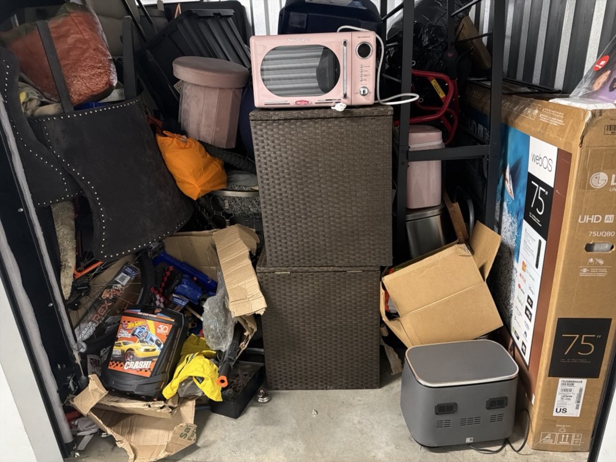 10 x 10 storage unit in Sandy Springs, GA