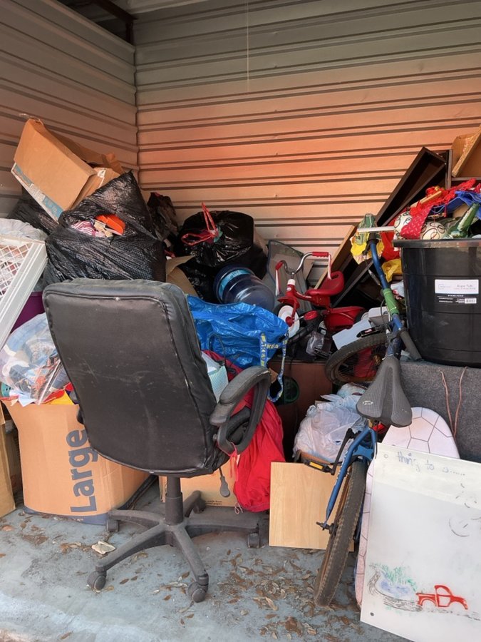 10 x 10 storage unit in Orlando, FL