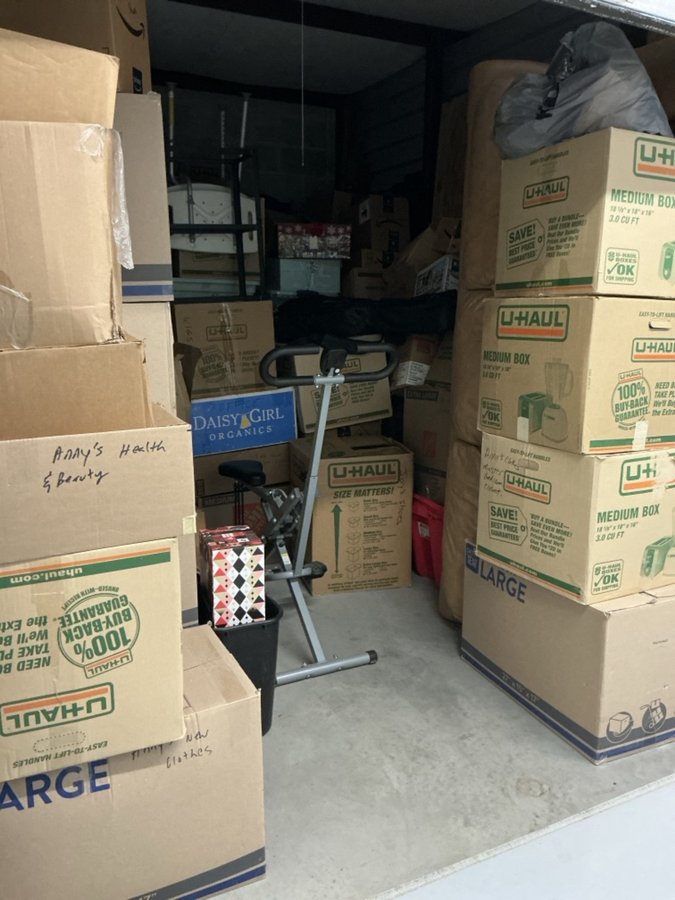 10 x 15 storage unit in Orlando, FL