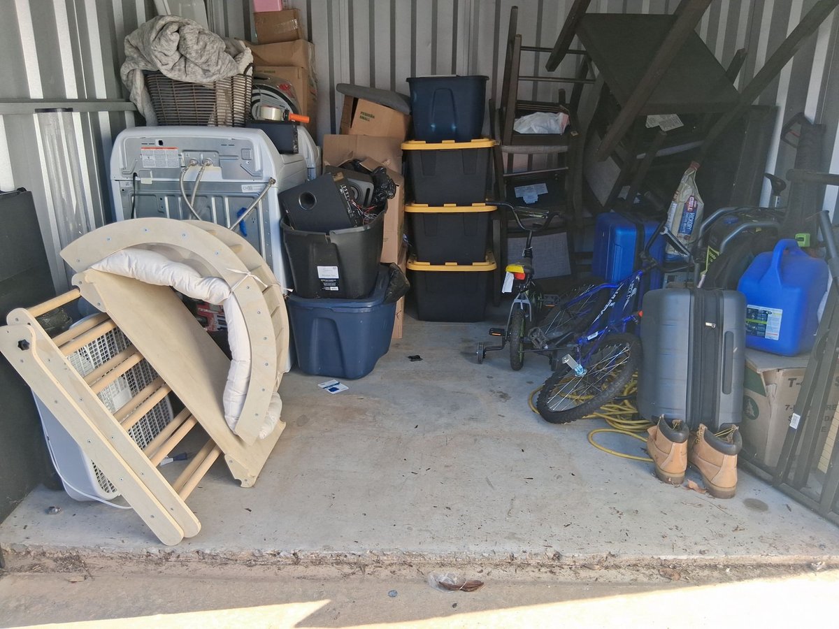 10 x 10 storage unit in Roswell, GA