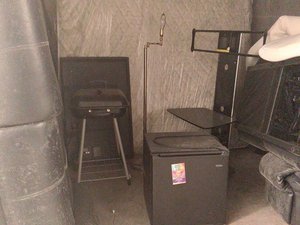 10 x 10 unit in Sandy Springs