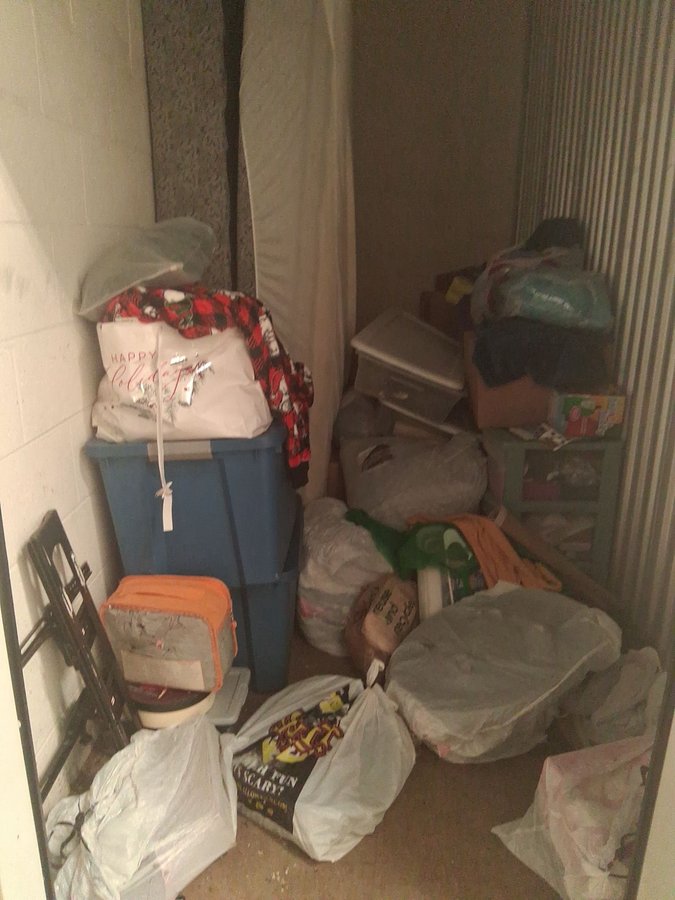 5 x 10 storage unit in Sandy Springs, GA