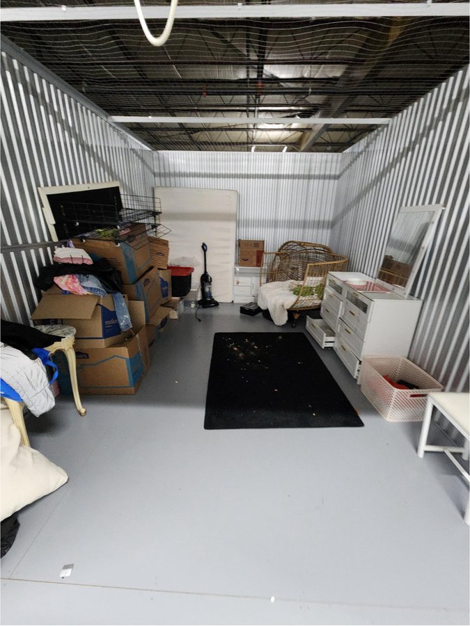 10 x 15 storage unit in Delanco, NJ