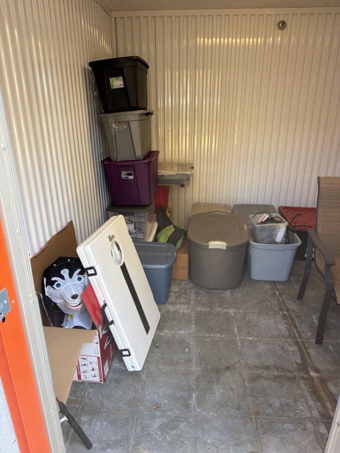 10 x 10 storage unit in Wixom, MI