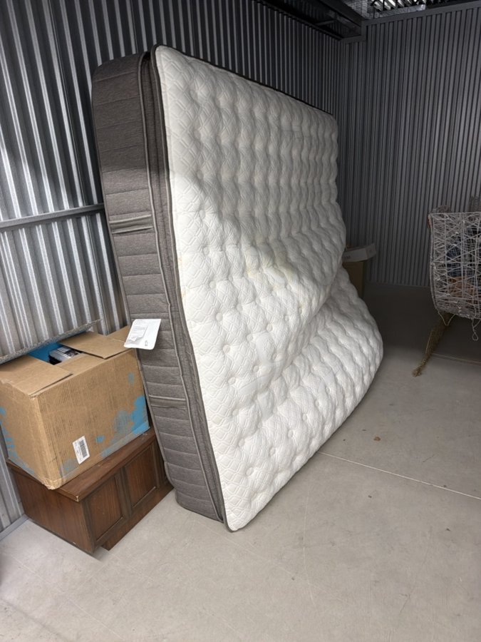10 x 15 storage unit in Wixom, MI