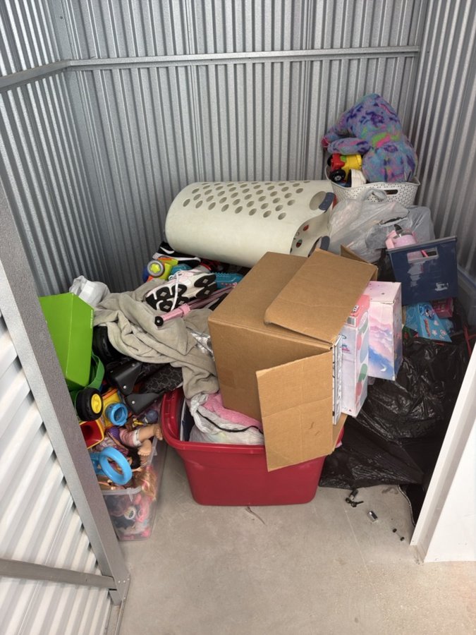 5 x 5 storage unit in Wixom, MI