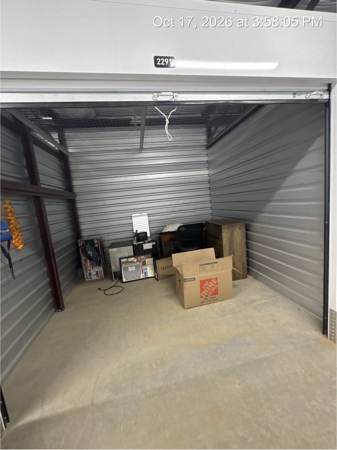 10 x 10 storage unit in Tuscaloosa, AL