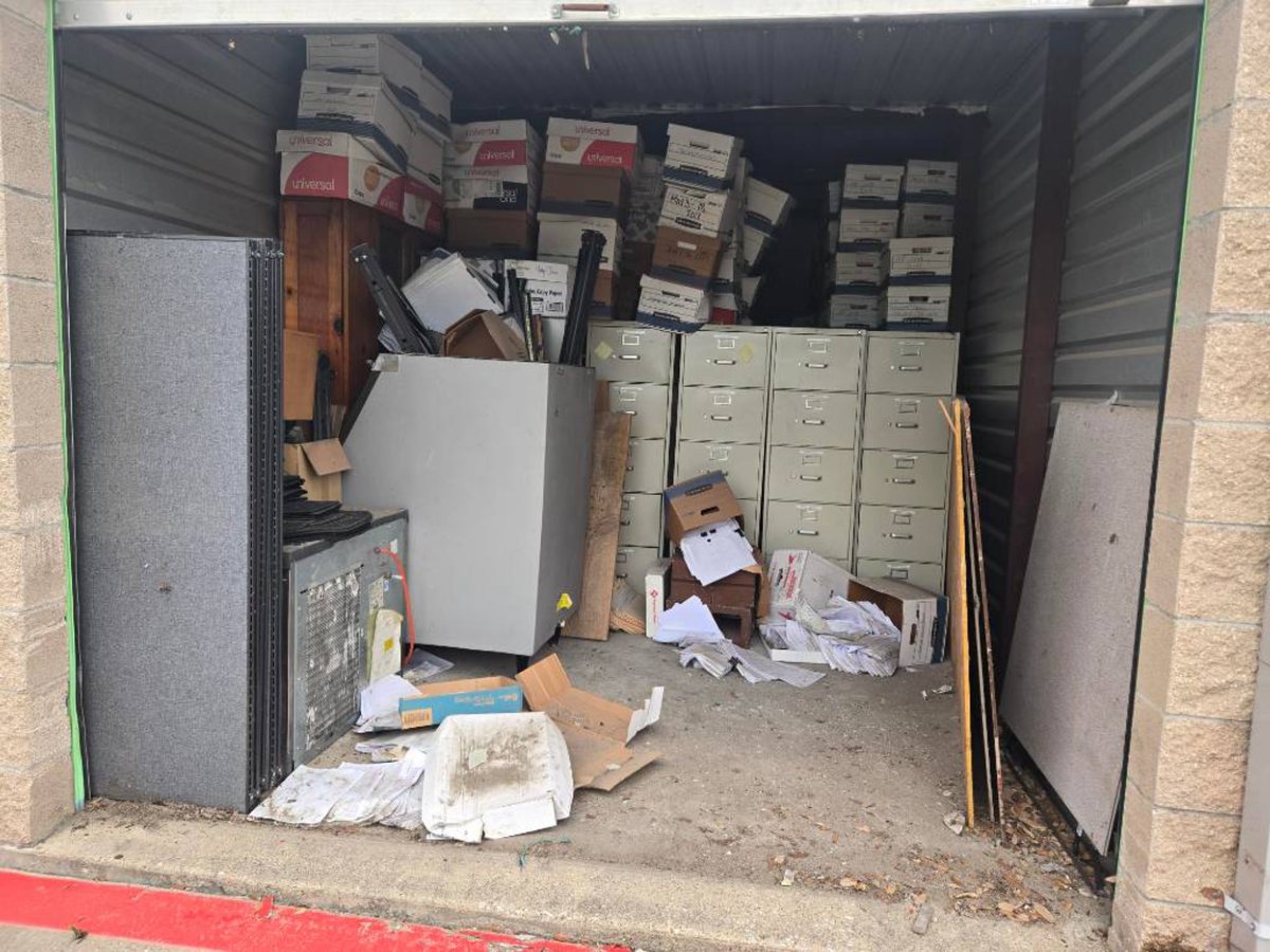 10 x 20 storage unit in Dallas, TX