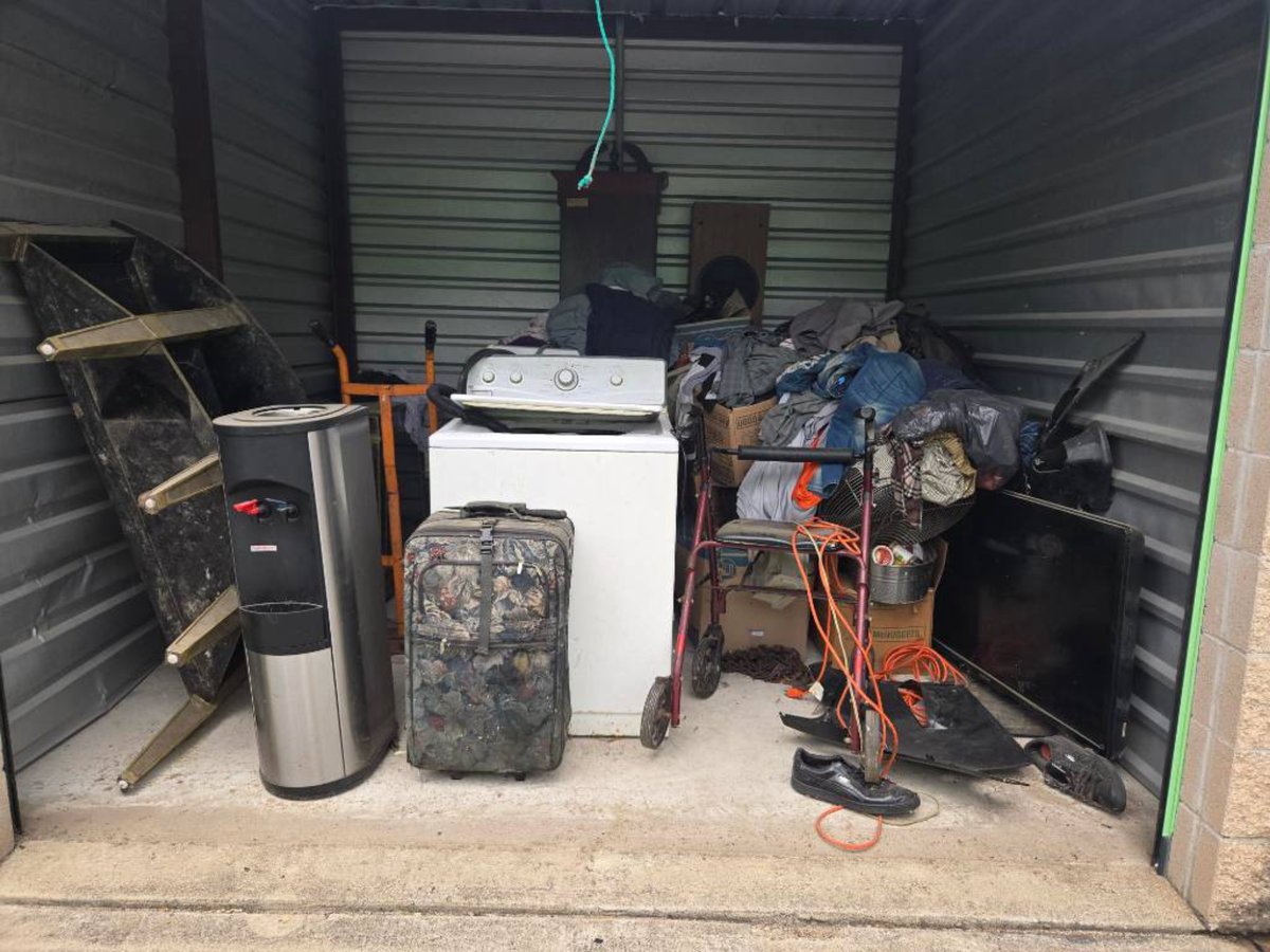 10 x 10 storage unit in Dallas, TX