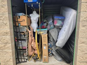 8 x 10 unit in Dallas
