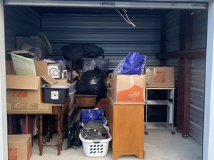 10 x 10 unit in Montague
