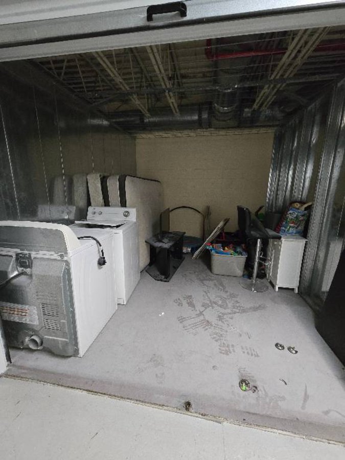 10 x 10 storage unit in Norfolk, VA