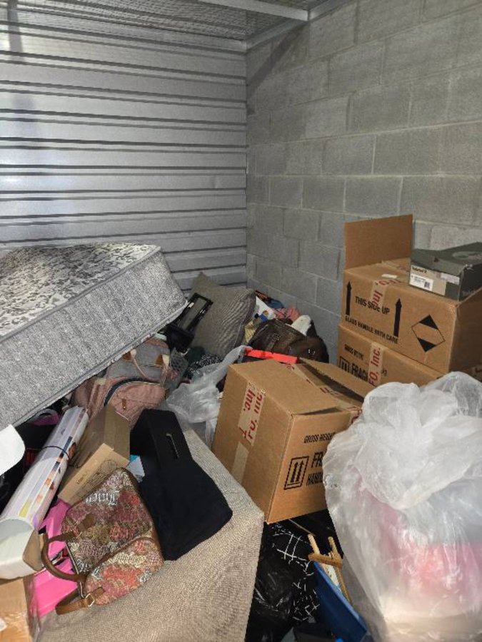 10 x 10 storage unit in Norfolk, VA