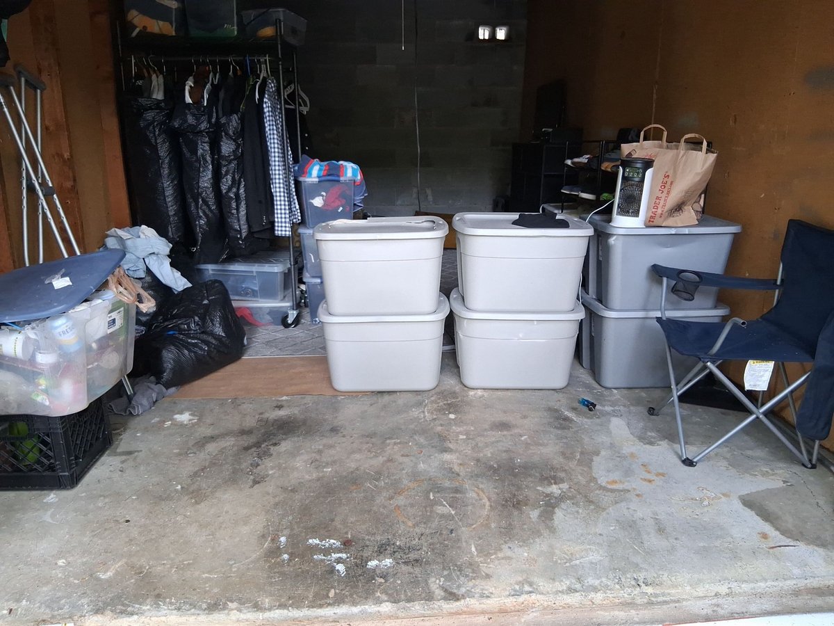 10 x 20 storage unit in Sandy Springs, GA