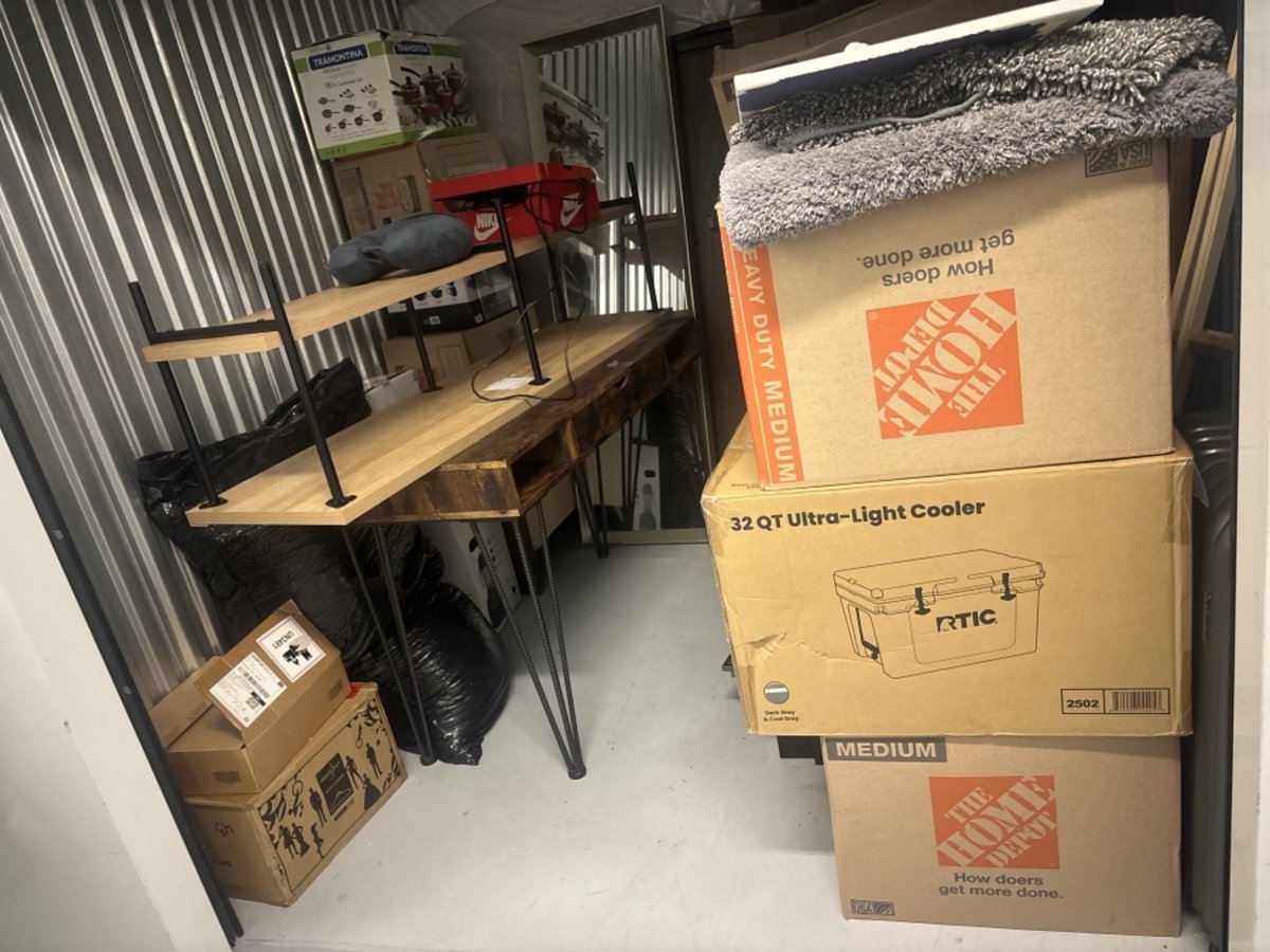 7 x 10 storage unit in Oviedo, FL