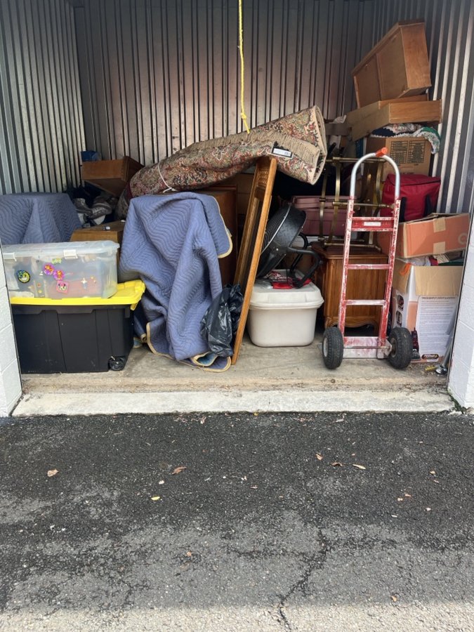 10 x 10 storage unit in Langhorne, PA