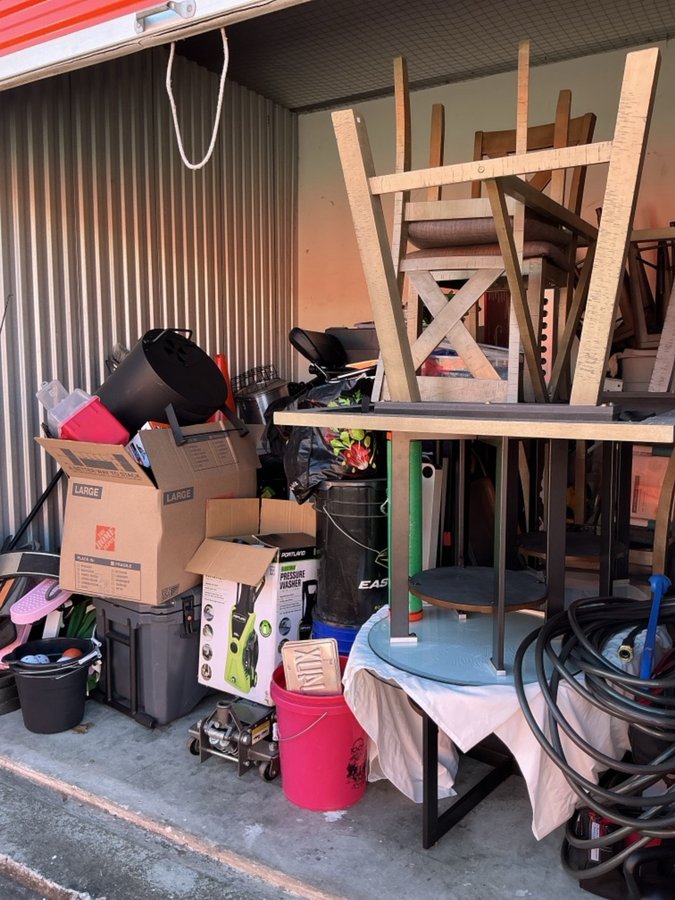 10 x 10 storage unit in Oviedo, FL