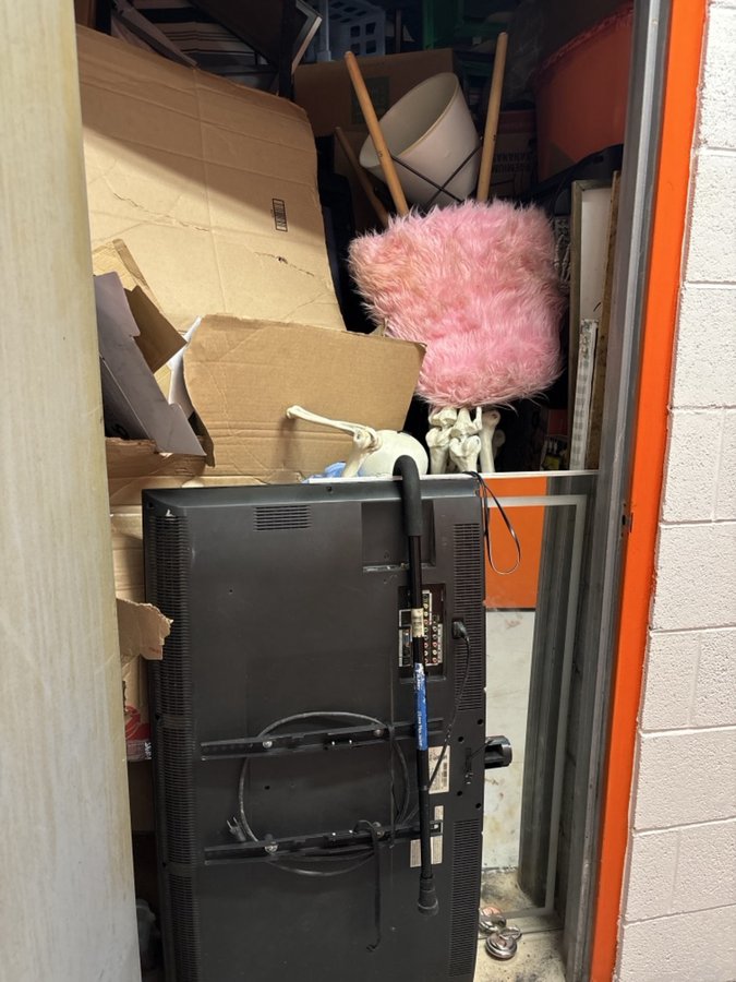 10 x 10 storage unit in Langhorne, PA