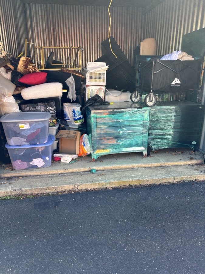 10 x 10 storage unit in Philadelphia, PA