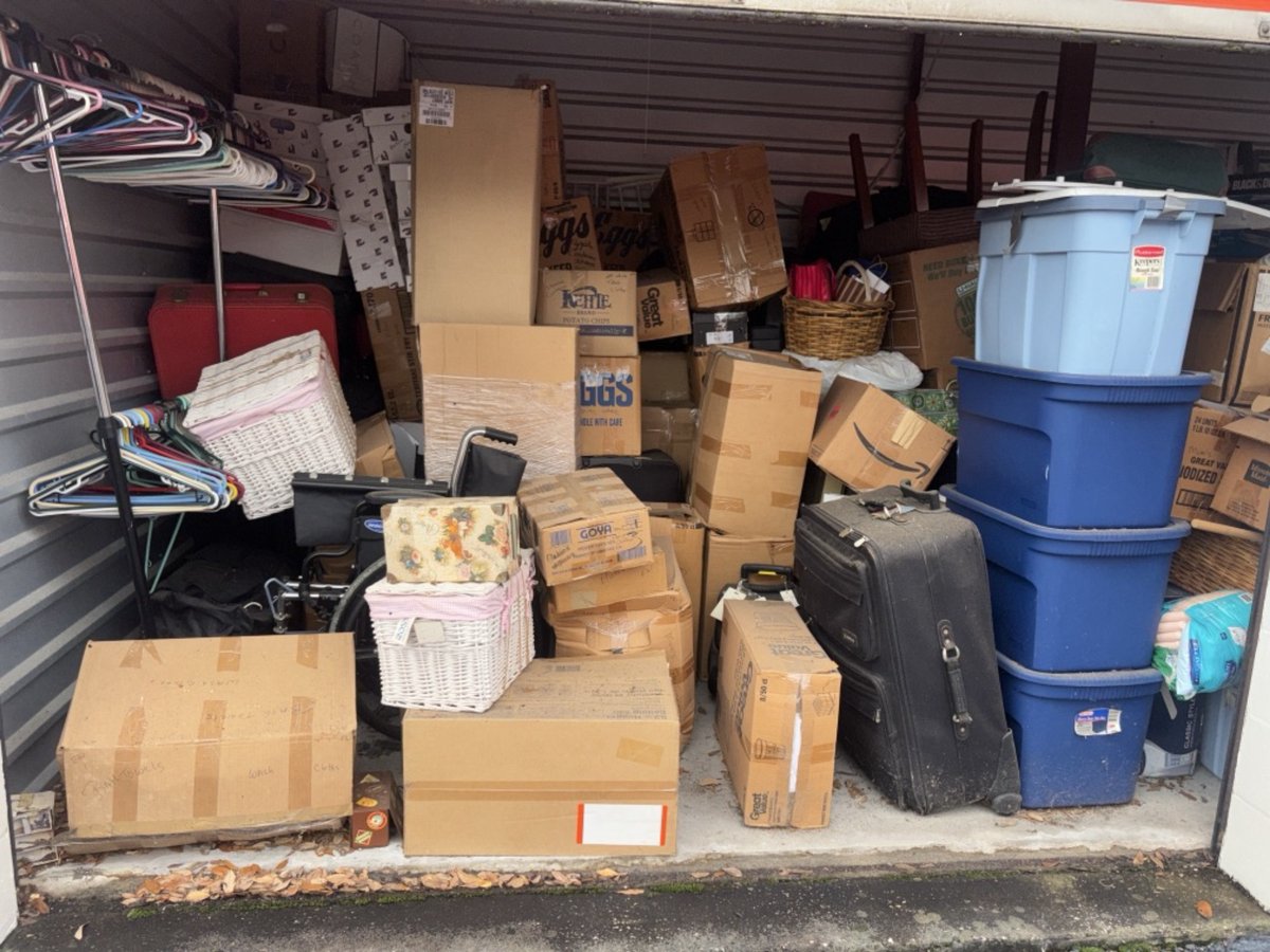 30 x 10 storage unit in Orlando, FL