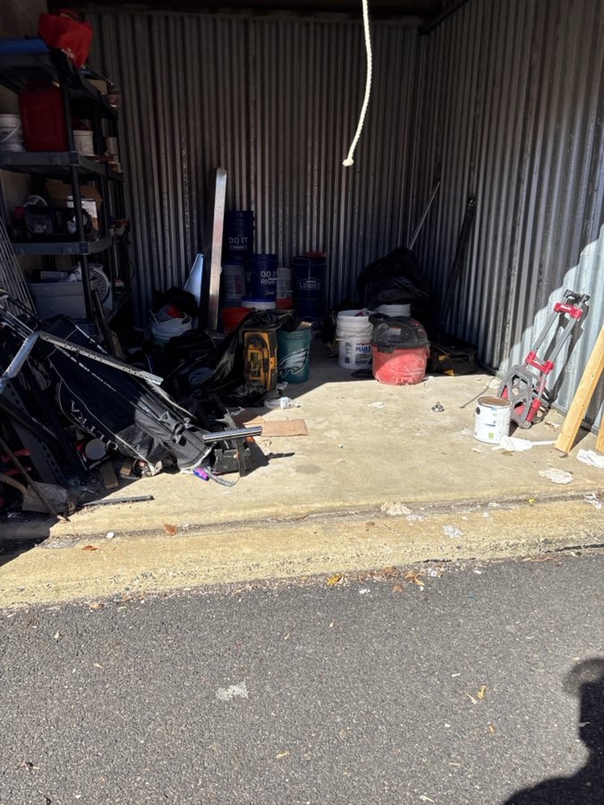 10 x 10 storage unit in Philadelphia, PA