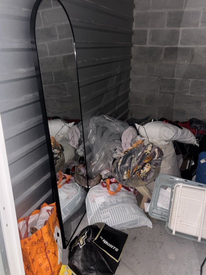 5 x 10 storage unit in Orlando, FL
