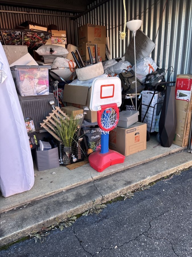 10 x 15 storage unit in Philadelphia, PA