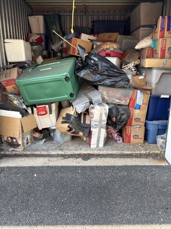 10 x 10 storage unit in Langhorne, PA
