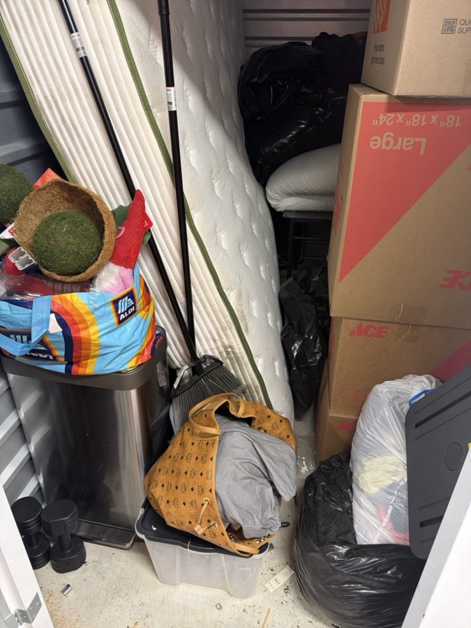 5 x 10 storage unit in Farmington Hills         , MI