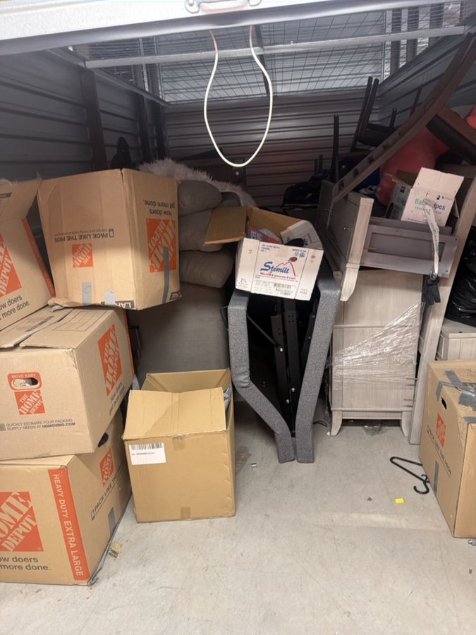 10 x 20 storage unit in Farmington Hills         , MI