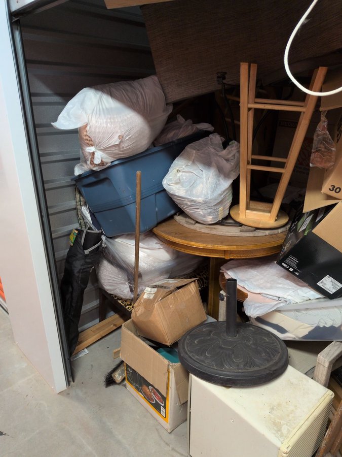 10 x 10 storage unit in Farmington Hills         , MI