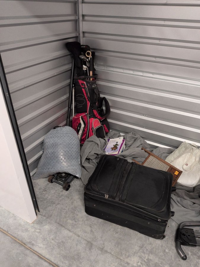 10 x 5 storage unit in Farmington Hills         , MI