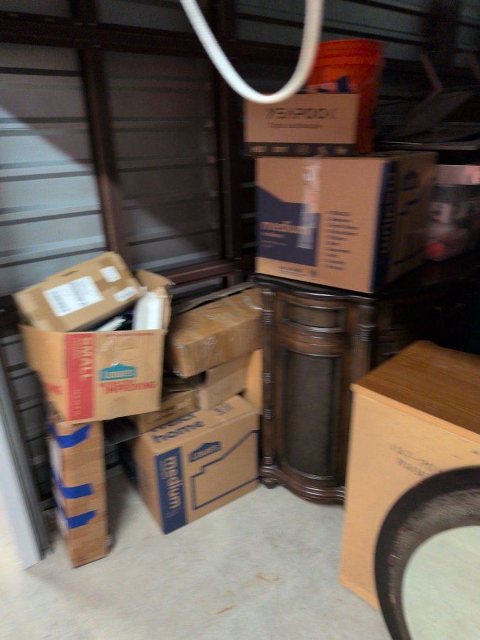 10 x 15 storage unit in Farmington Hills         , MI