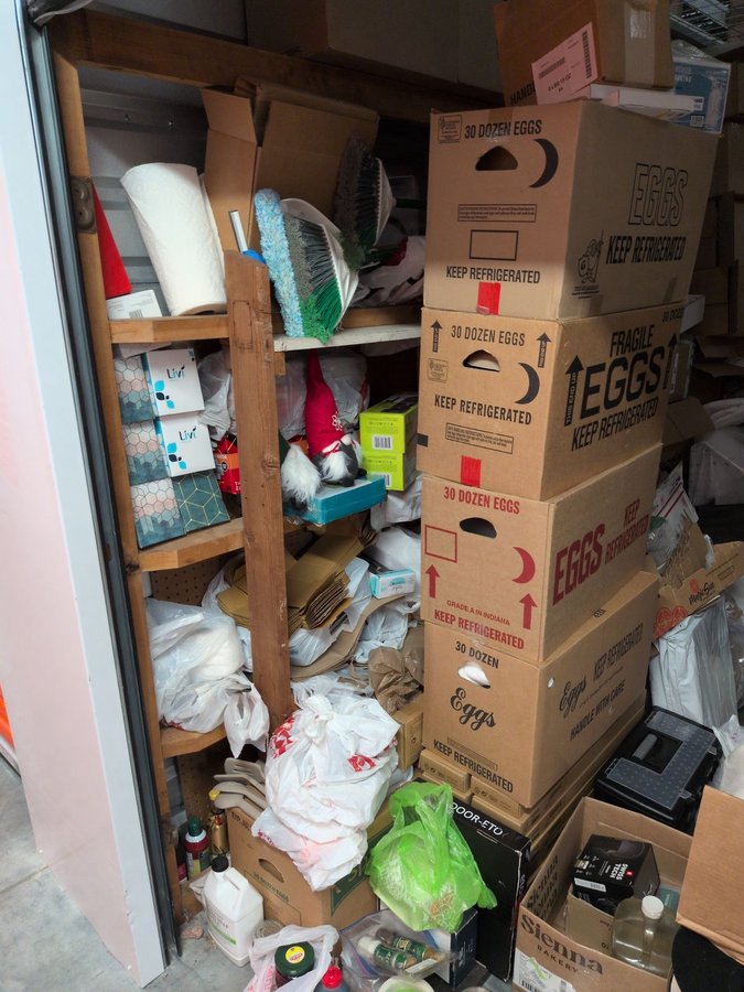 10 x 30 storage unit in Farmington Hills         , MI