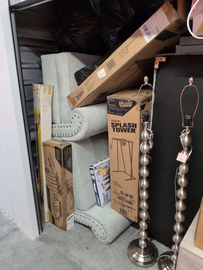 10 x 5 storage unit in Farmington Hills         , MI