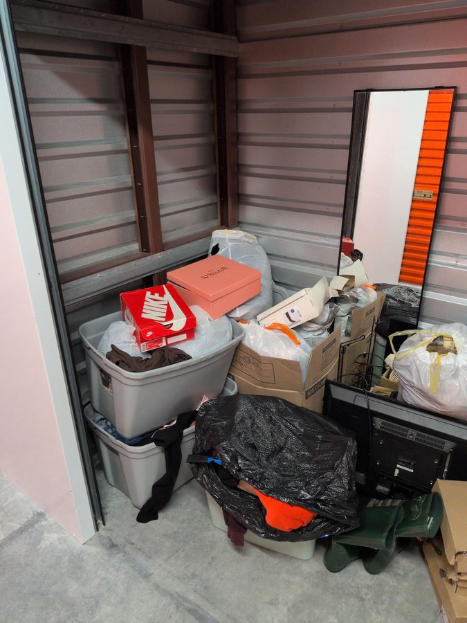 10 x 5 storage unit in Farmington Hills         , MI