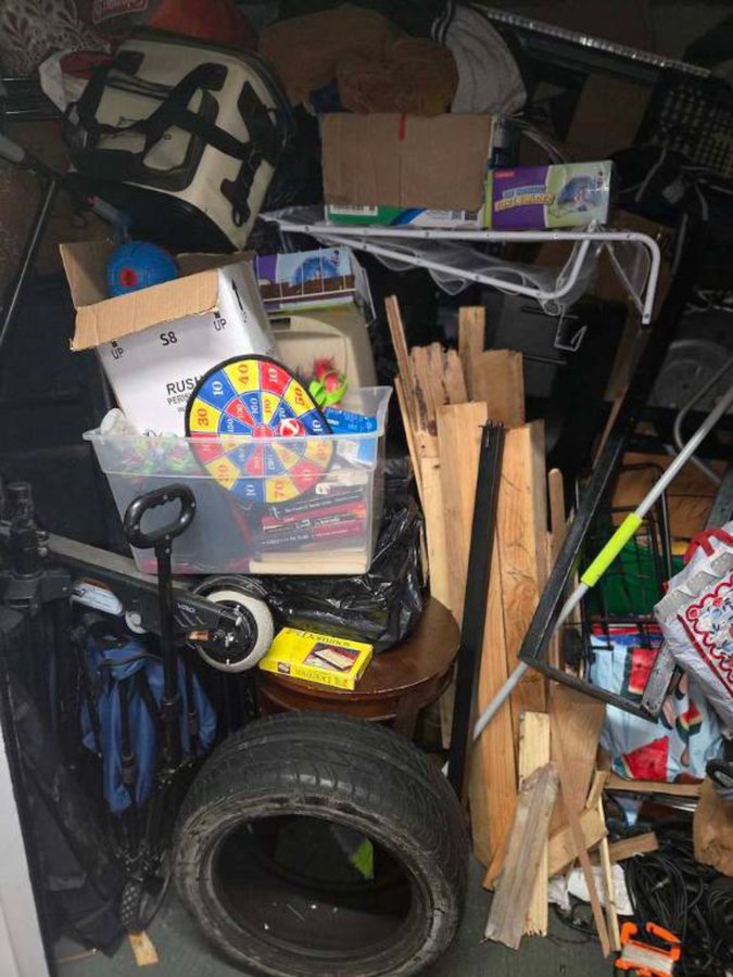 10 x 10 storage unit in Hawthorne, CA