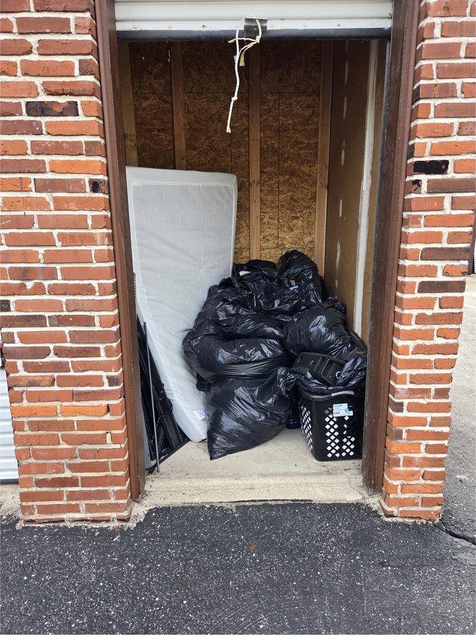 6 x 5 storage unit in St Louis, MO