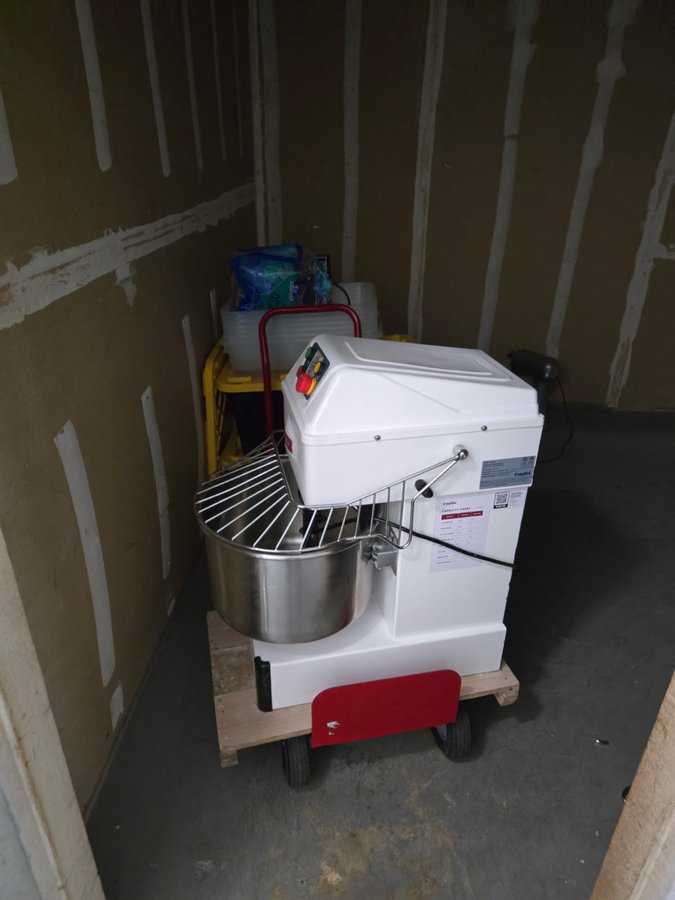 10 x 10 storage unit in Fort Lauderdale, FL