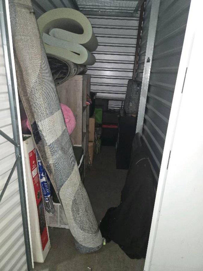 4 x 10 storage unit in Norfolk, VA