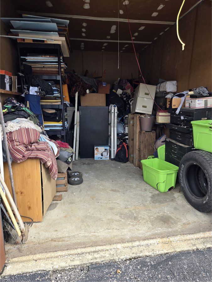 10 x 16 storage unit in St Louis, MO