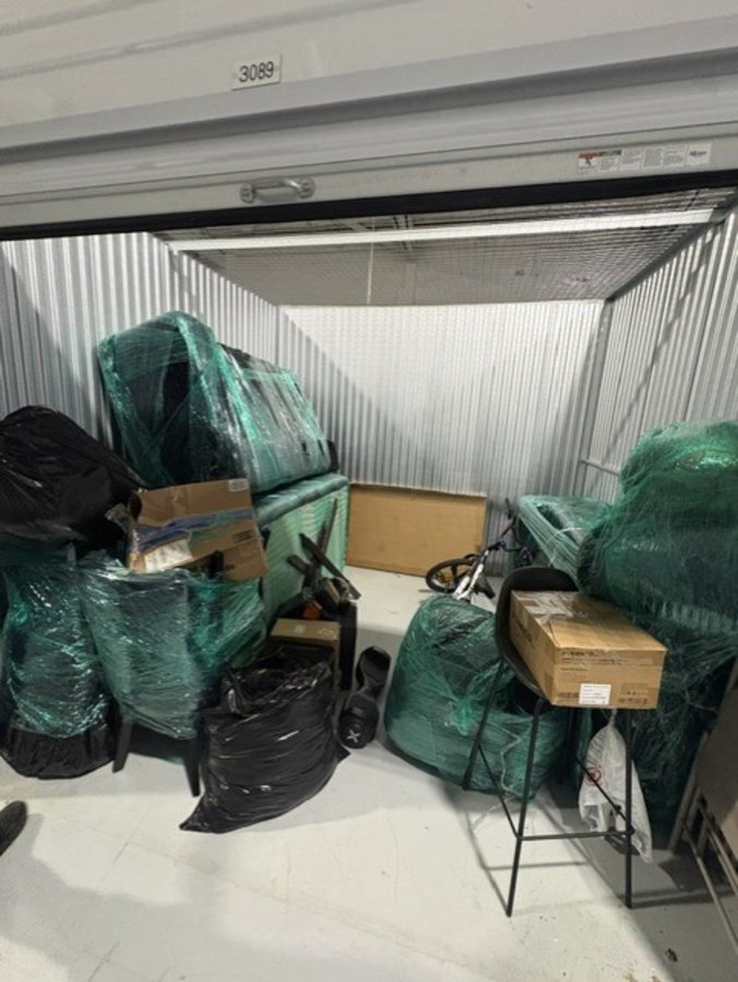 10 x 10 storage unit in Cicero, IL